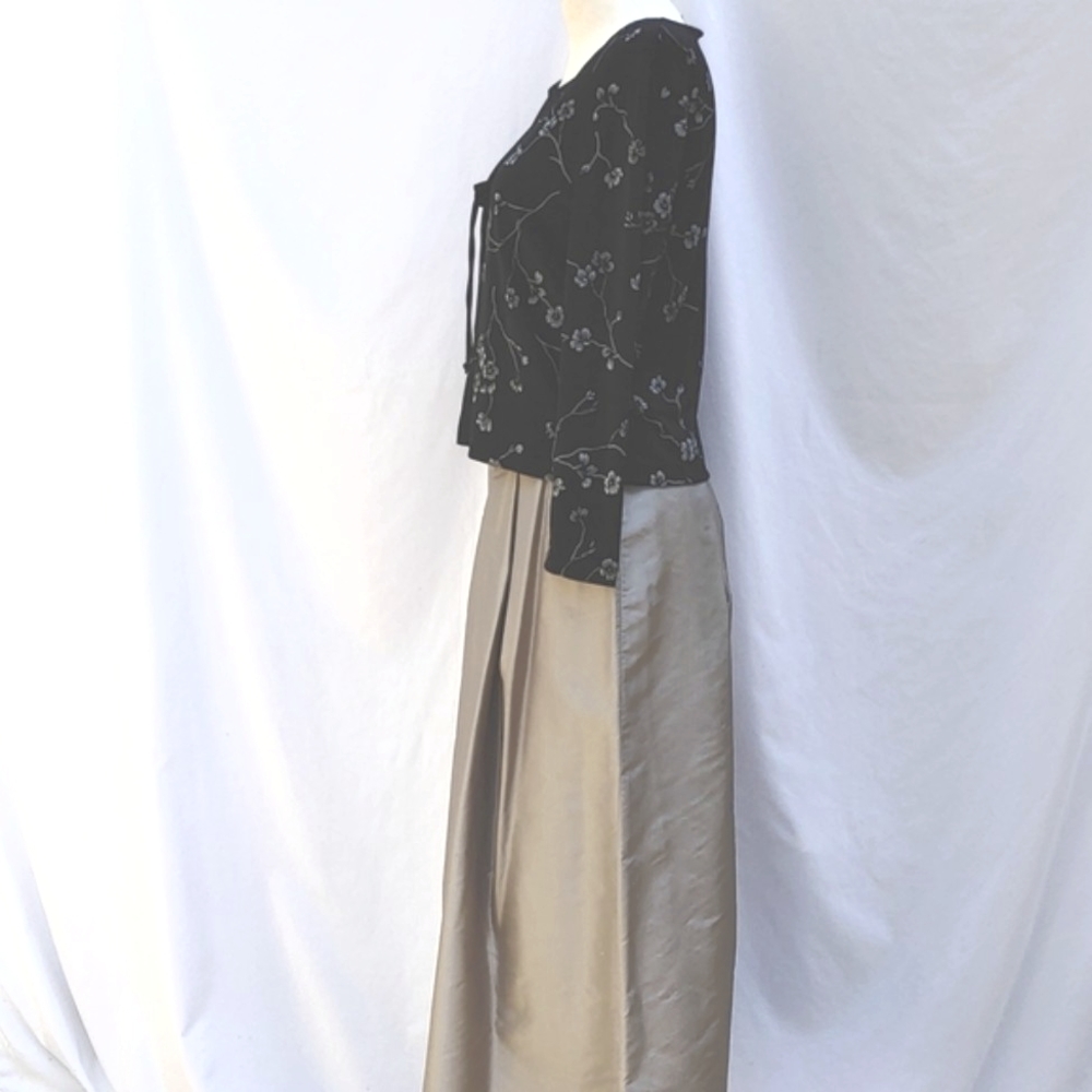 Ladies black floral top (S)with long grey/silver silk skirt (4),formal party